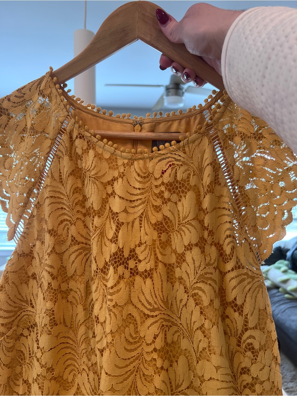 Vince Camuto Yellow Gold Lace Dress Size 16